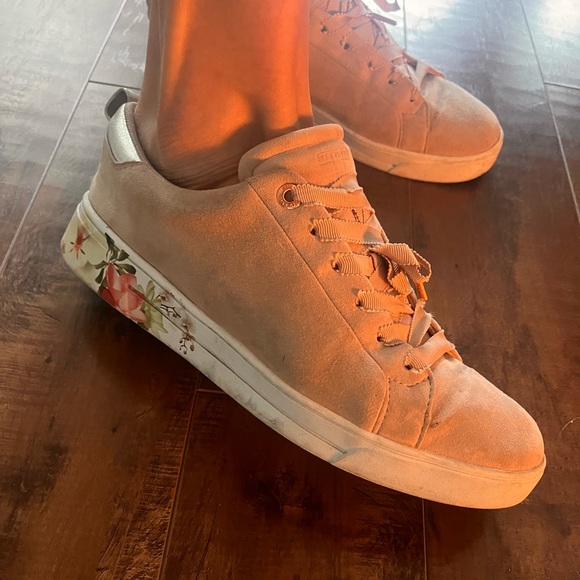 Shoe bundle/ Ted Baker, Zara, Nine West, Levi’s - Picture 3 of 7